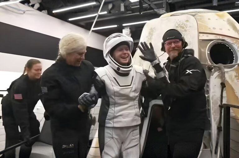 NASA realiza primeira evacuação médica da ISS em 26 anos — astronautas retornam à Terra | Tech No Lógico